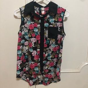 Very pretty floral tank top, small